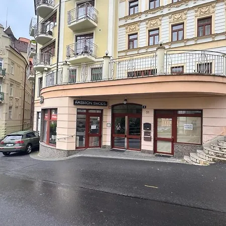 Jurincom Apartmens Zamecky Vrch * Карловы Вары