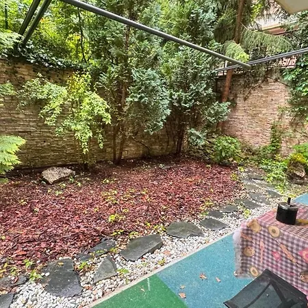 Jurincom Apartmens Zamecky Vrch Апартаменты *